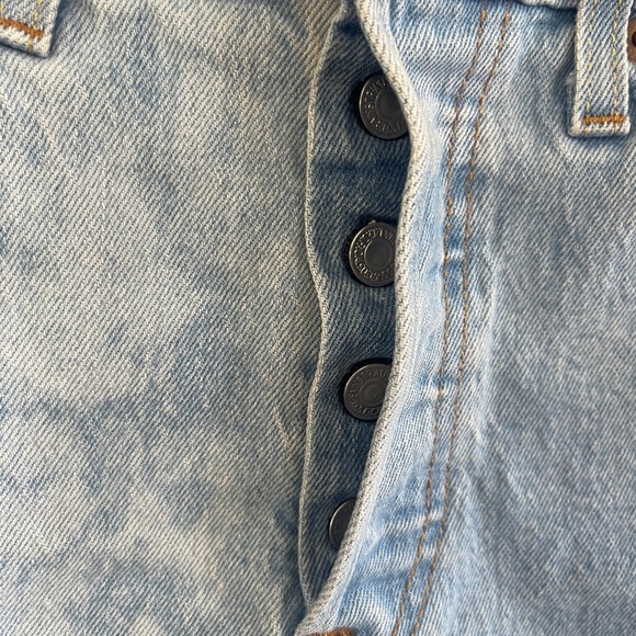 Levi’s 501 Women’s Shorts Sz 27 Denim Jean High Rise 99% Cotton Blue Bleached - Picture 5 of 6